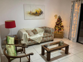 Casa de 3 quartos com 2 andares prox ao Palácio Quitandinha